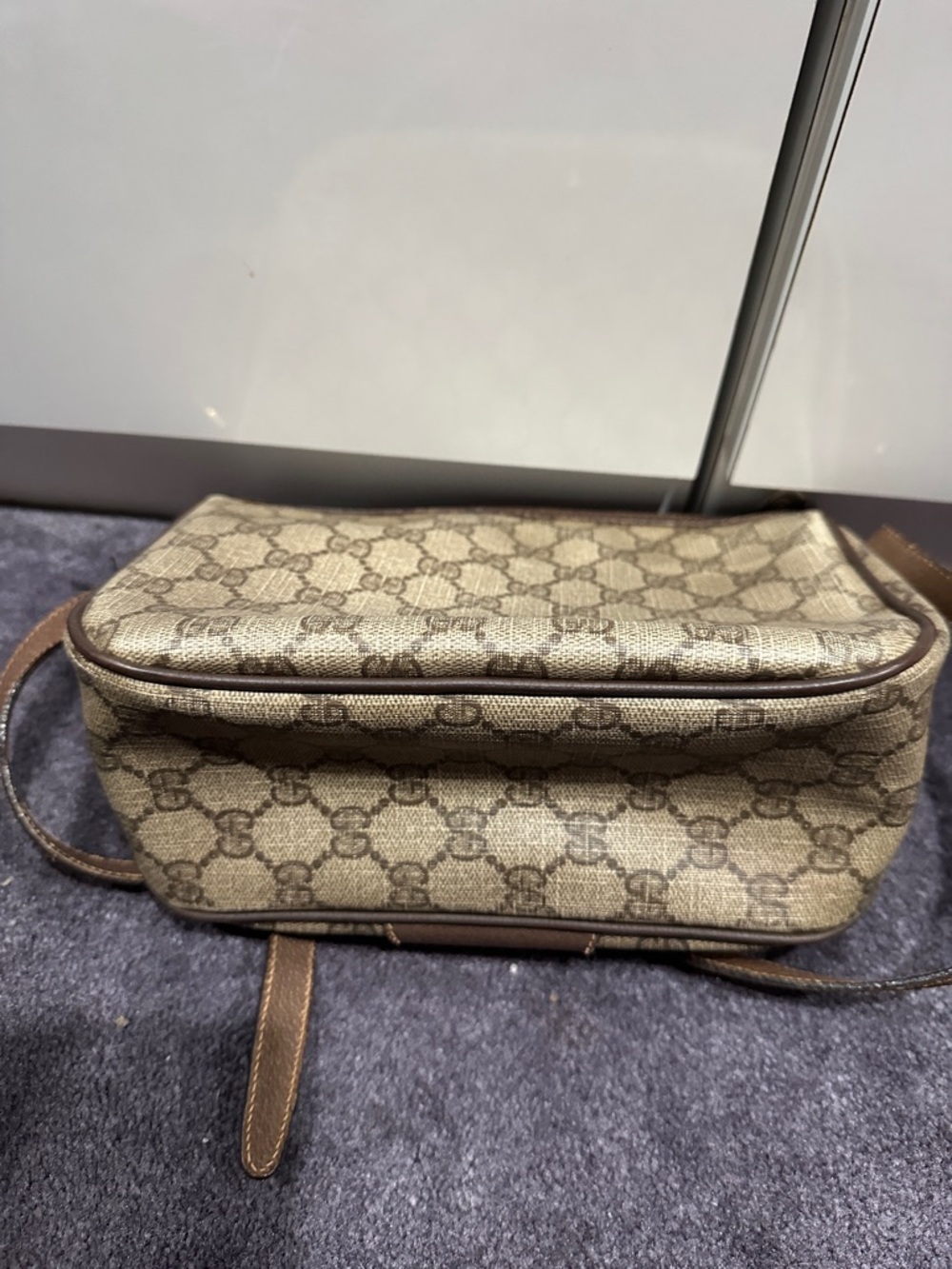 Gucci Beige Brown GG Canvas Crossbody with Green-Red Web Detail - Picture 7 of 17